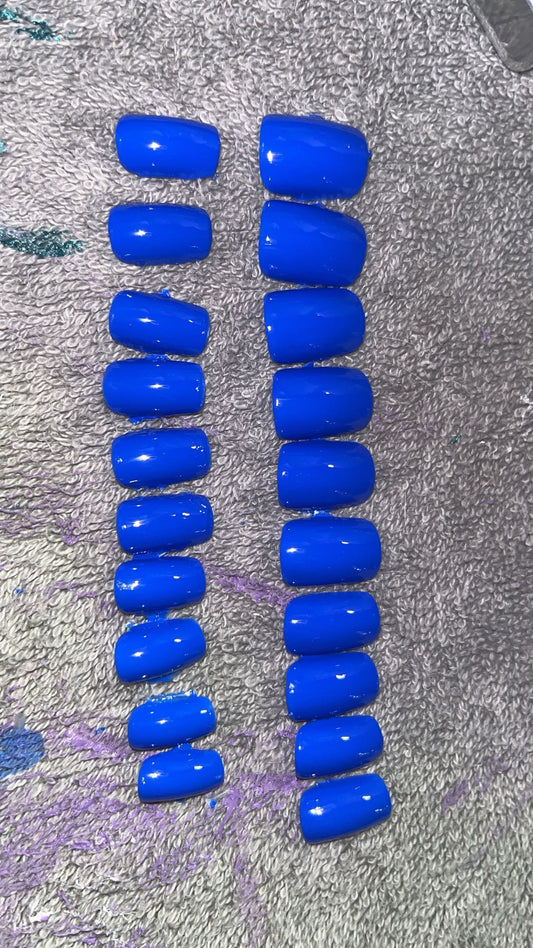 Blue gel nails